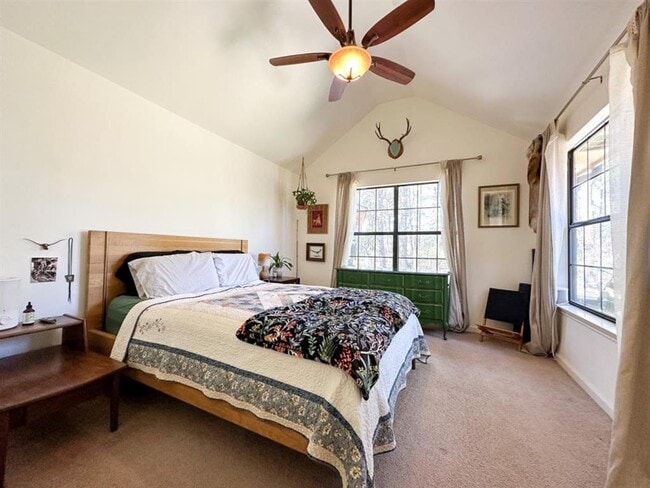 Building Photo - 251 Pine View Loop