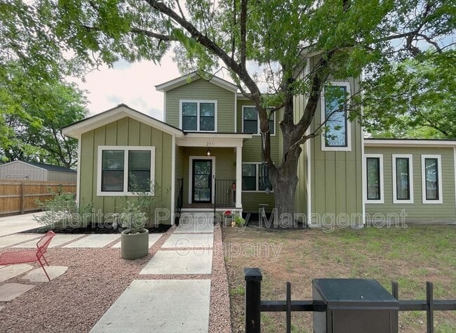 Building Photo - 211 Gibson