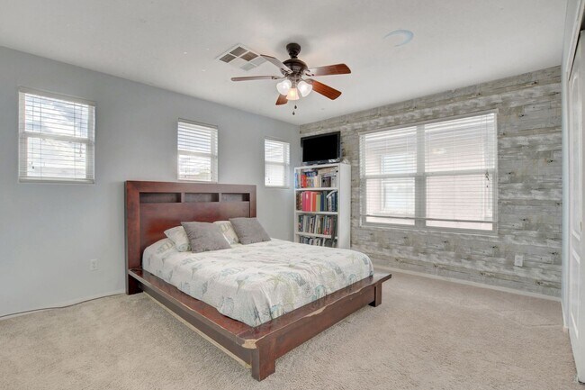 Building Photo - Spacious 4-Bedroom Home for Lease in Gated...