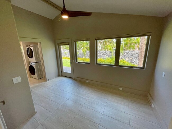 Building Photo - Experience Island Living in a Renovated 2-...