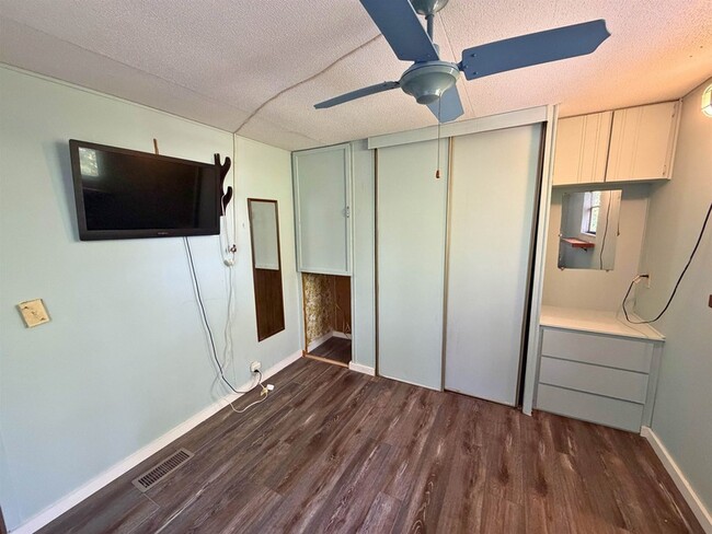 Building Photo - 1923 Sika Deer Dr