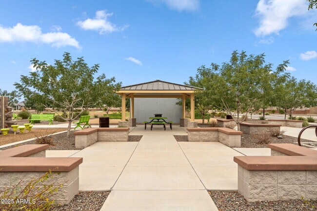 Building Photo - 16423 W Charlotte Dr