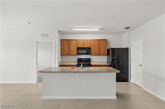 Building Photo - 3495 Acapulco Cir