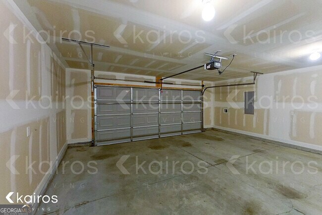 Building Photo - 237 Western Red Cedar Dr