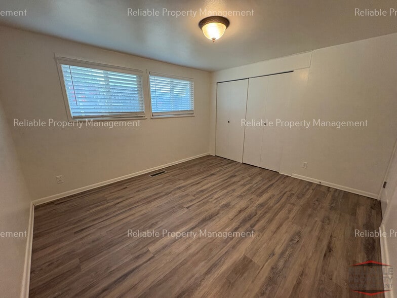 Building Photo - 1115 Halsey St