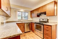 Building Photo - Spacious 2 Bedroom Apartment Home Ready Fo...