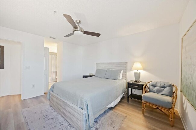 Building Photo - 3607 E Bay Dr