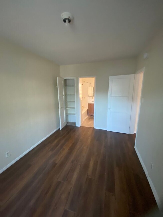 Building Photo - 203 - Nahama Property