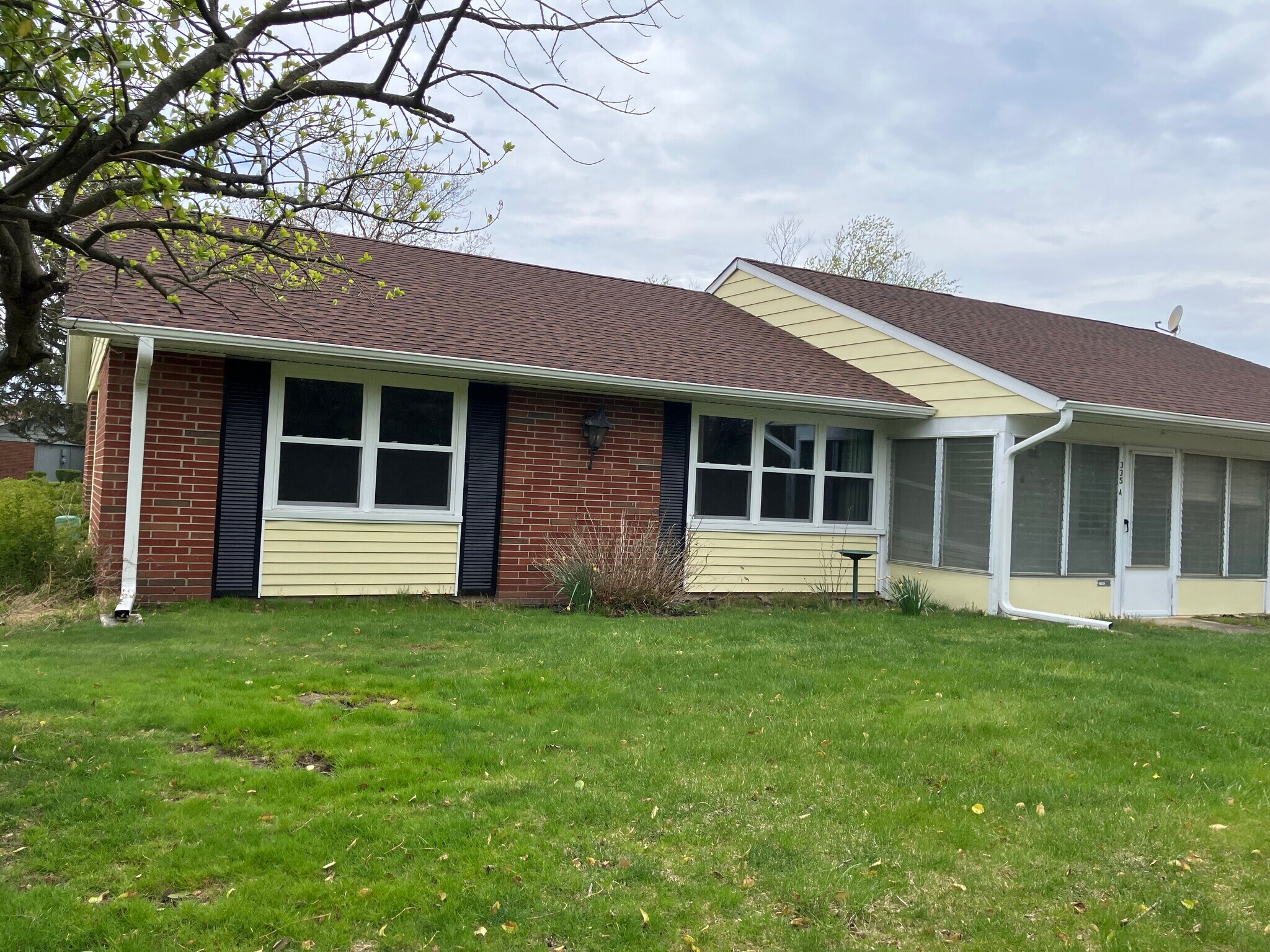 Building Photo - 335A Canterbury Ct