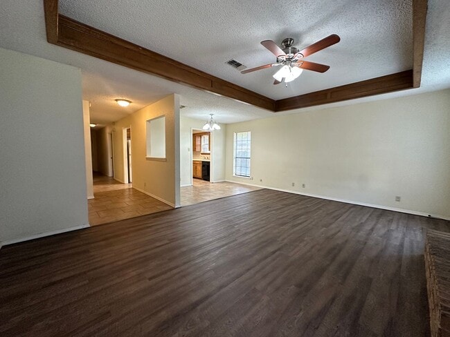 Building Photo - BRO314-316