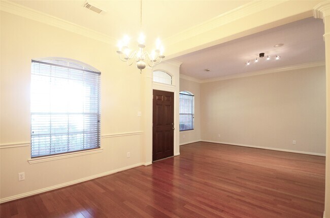 Building Photo - 5702 Fleethaven Ct