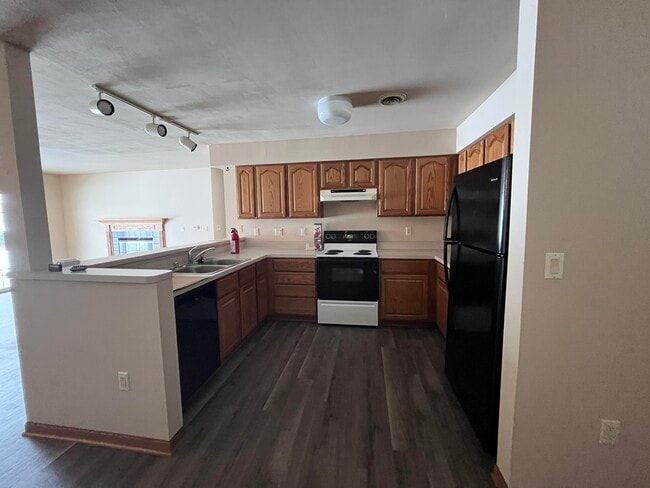 Building Photo - 280 S Lar-Ann St