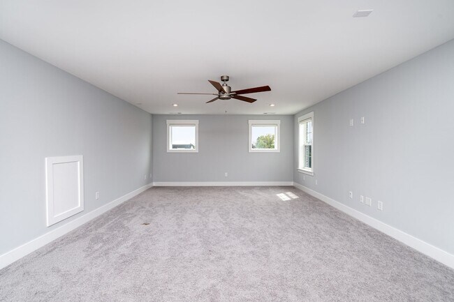 Building Photo - 3427 Earhart Rd