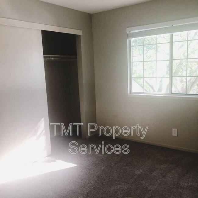 Building Photo - 169 Pierpoint Cir