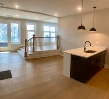 Building Photo - 379 Somerville Ave