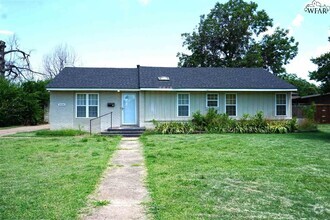 Building Photo - 3506 Cumberland Ave