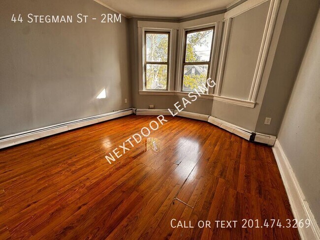 Building Photo - 44 Stegman St