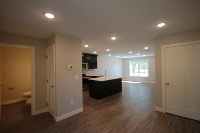 Building Photo - 109 N 10th St