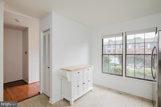 Building Photo - 27 Faraday Dr