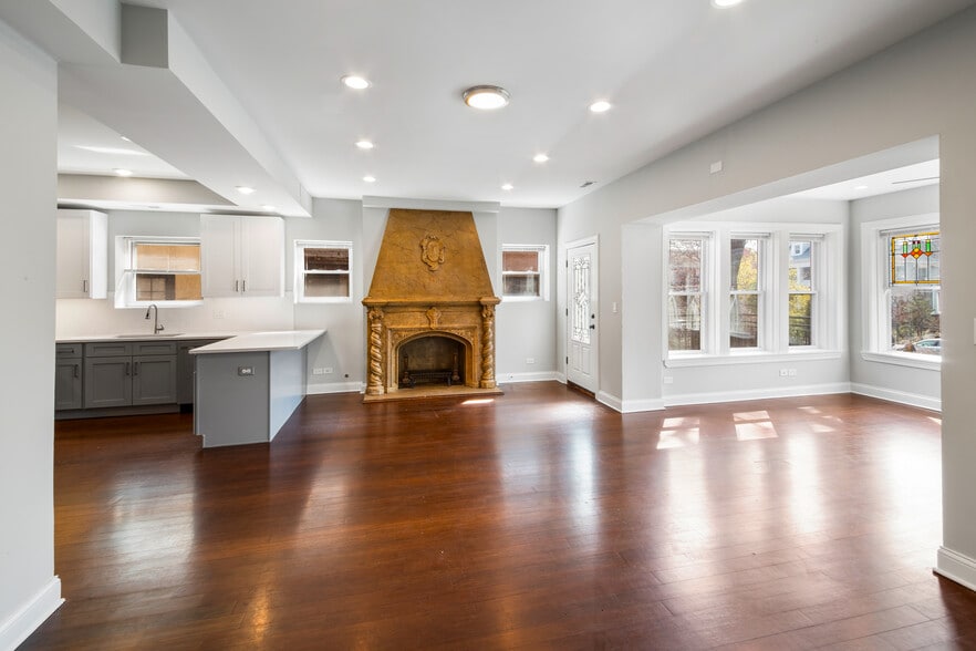 Building Photo - 4637 N Dover St