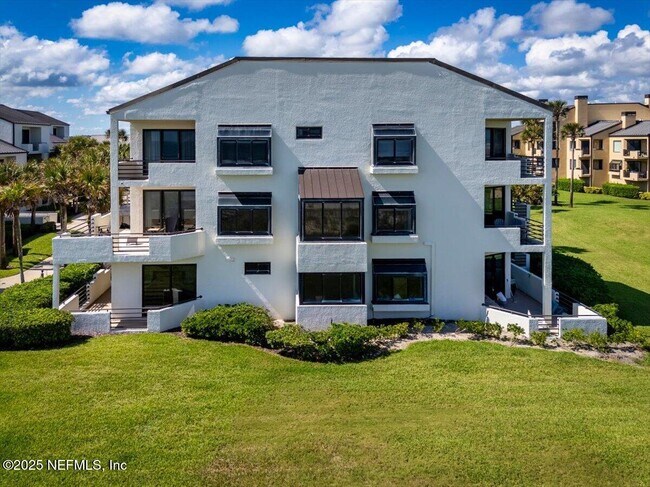 Building Photo - 739 Spinnakers Reach Dr