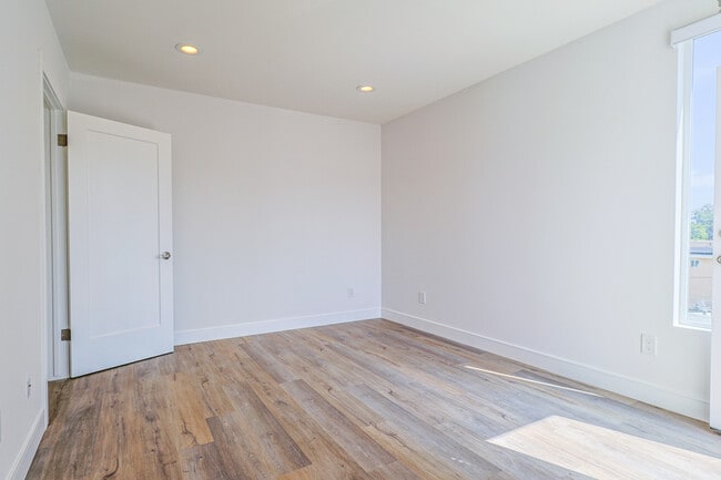 Building Photo - 5932 Lemp Ave