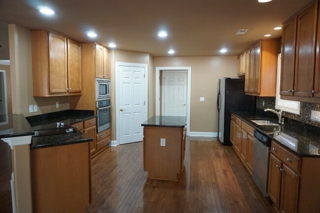 Building Photo - 1020 Ringlet Ct