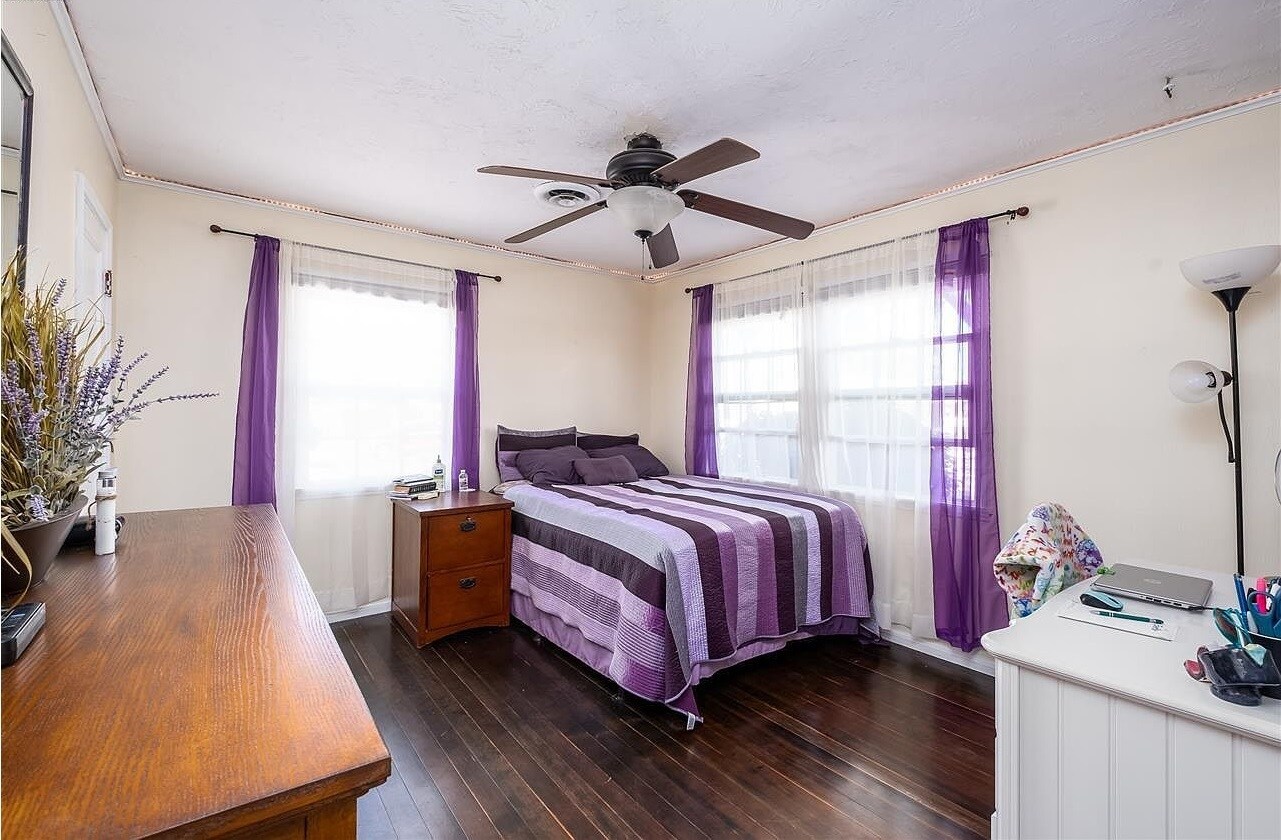 Building Photo - 1505 Thayer Dr