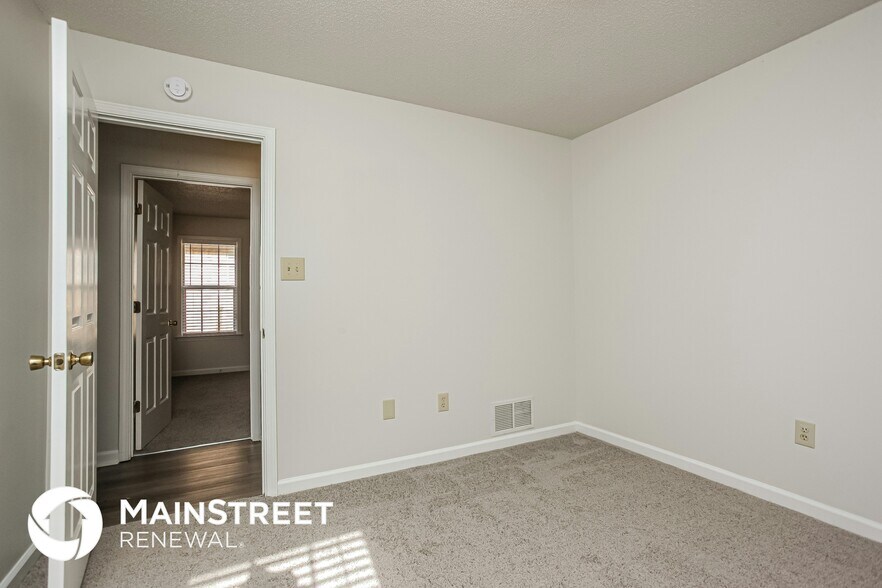 Building Photo - 7605 Davis Pkwy