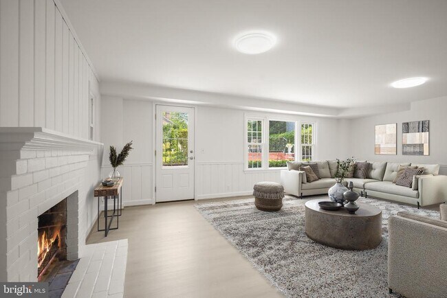 Building Photo - 7109 Radnor Rd
