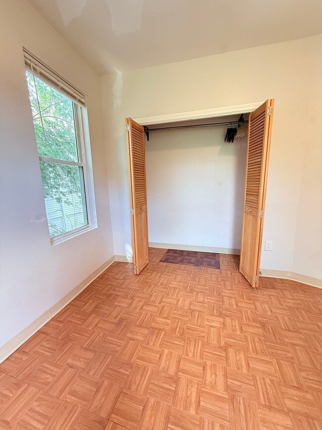 Building Photo - 154 Stanwood St