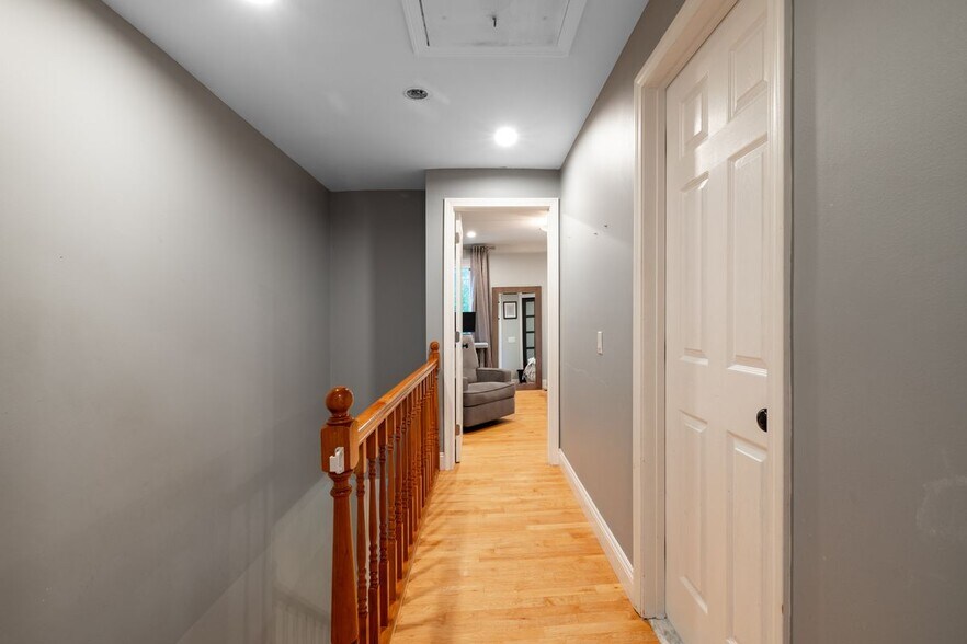 Building Photo - 410 Farmington Ave