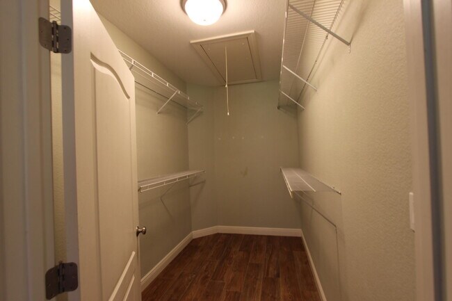 Building Photo - 263 Diamond Cove
