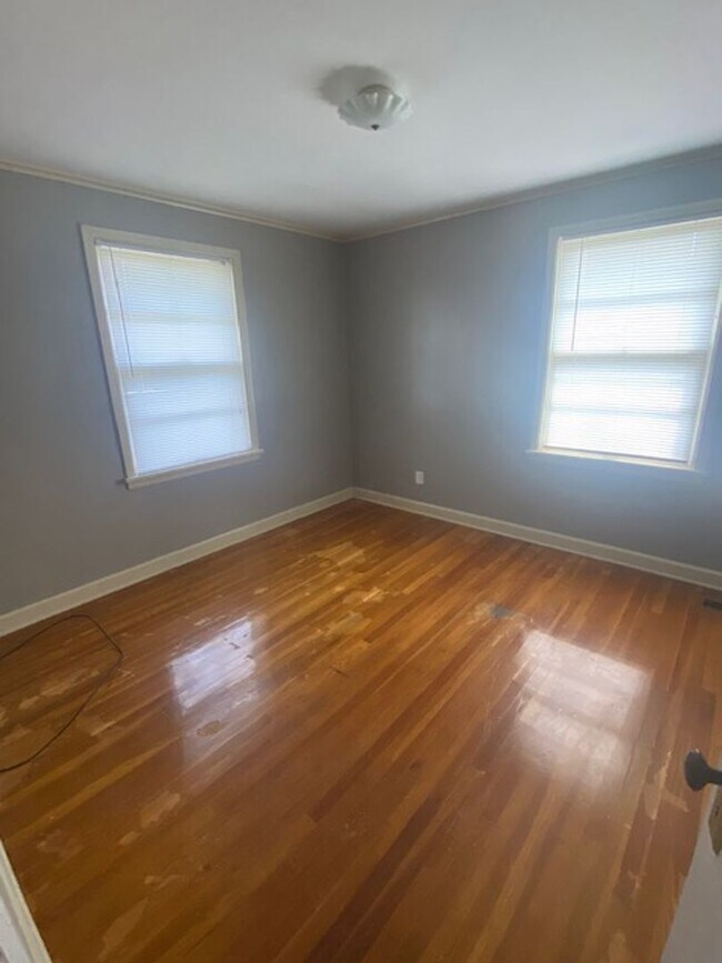 Building Photo - Renovated 3 Bedroom 3 Bath Home with Gameroom/4th Bedroom for Rent!