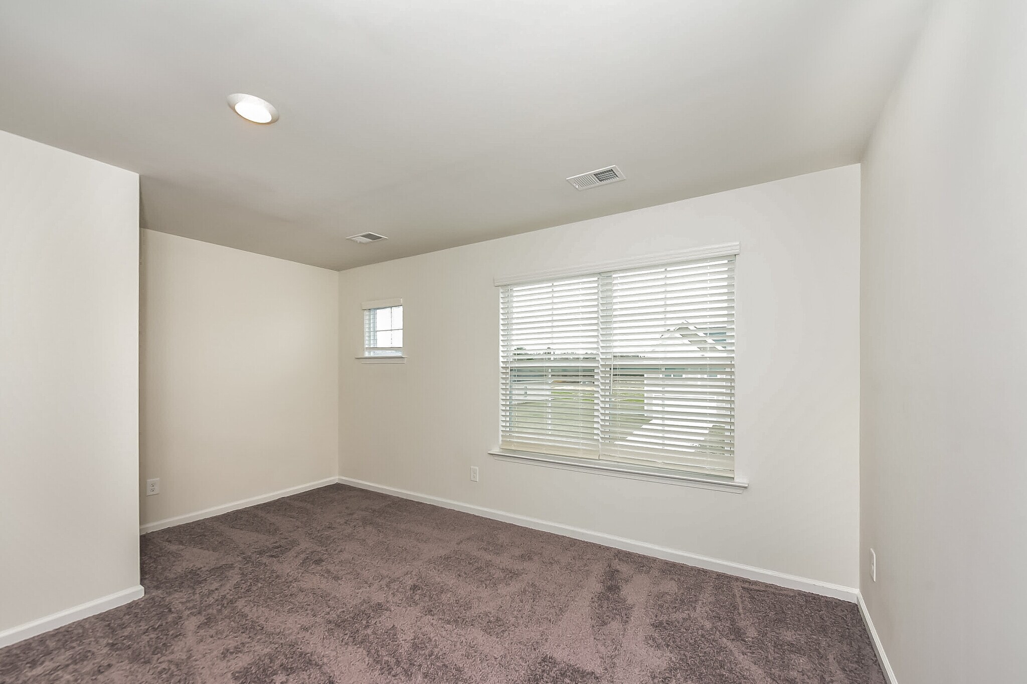 Building Photo - 131 King Buck Dr