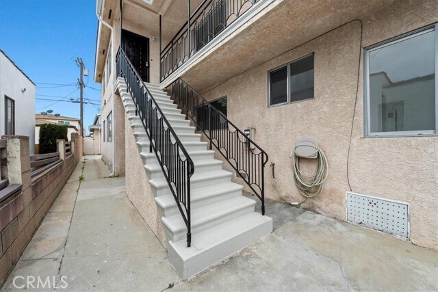 Building Photo - 853 W 23rd St