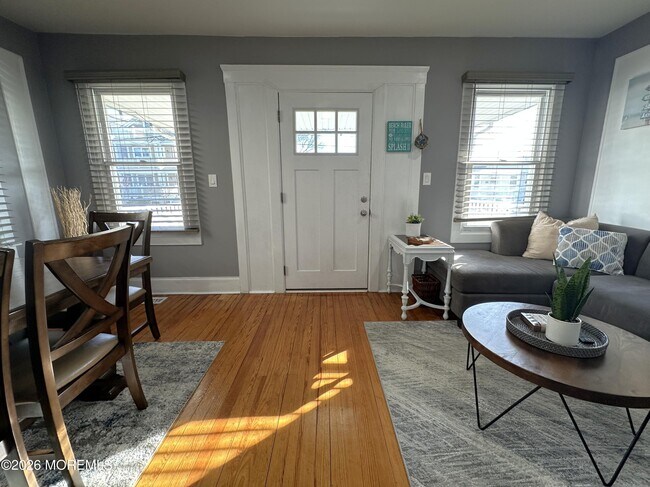 Building Photo - 208 15th Ave