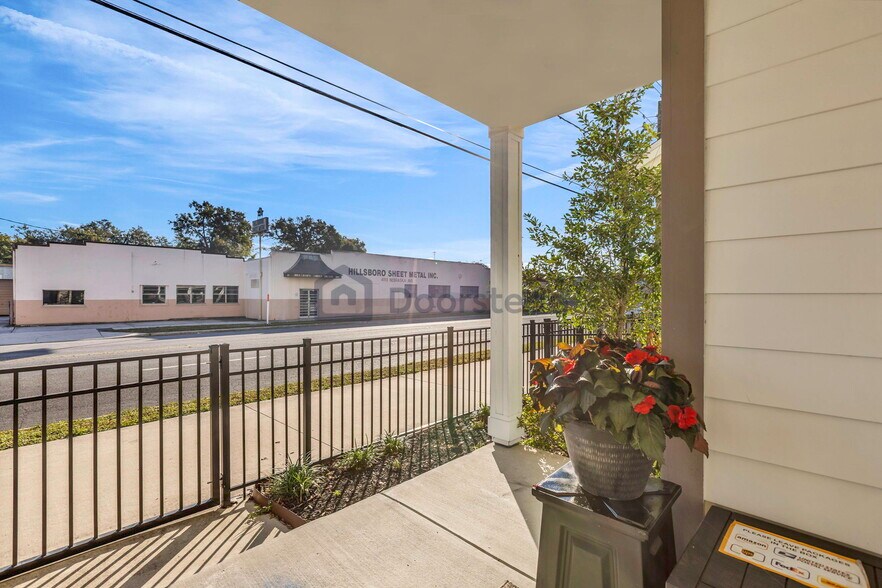 Building Photo - 4114 N Nebraska Ave