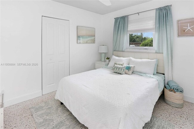 Building Photo - 930 N 11th Ct