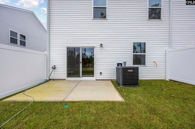 Building Photo - 223 Sunny Hl Dr