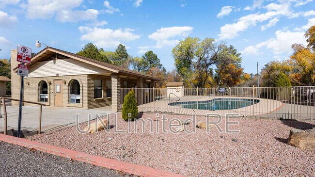 Building Photo - 1637 Canada Crescent