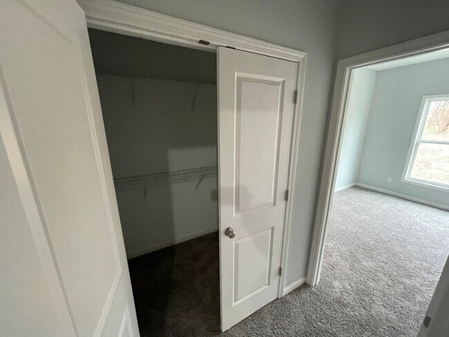 Building Photo - 1856-1858 Blackwell Road Duplex