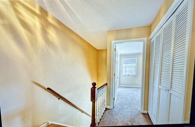 Building Photo - 136 Tunxis Village