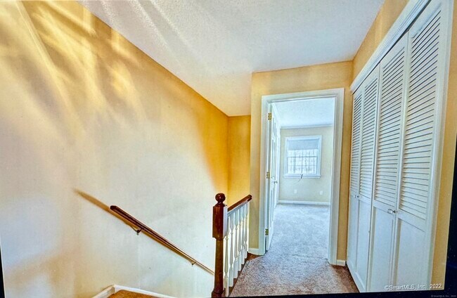 Building Photo - 136 Tunxis Vlg