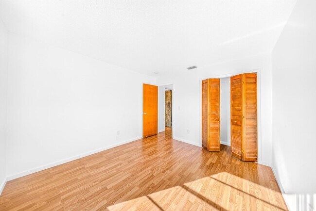 Building Photo - 428 Banana Cay Dr