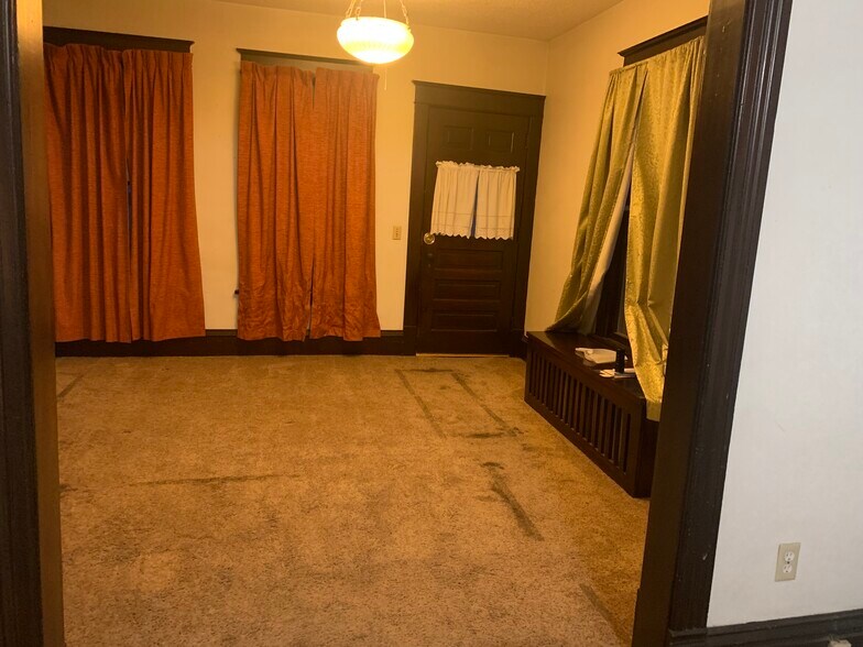 Building Photo - 431 Minnehaha Ave E