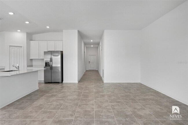 Building Photo - 1502 Brentwood Dr