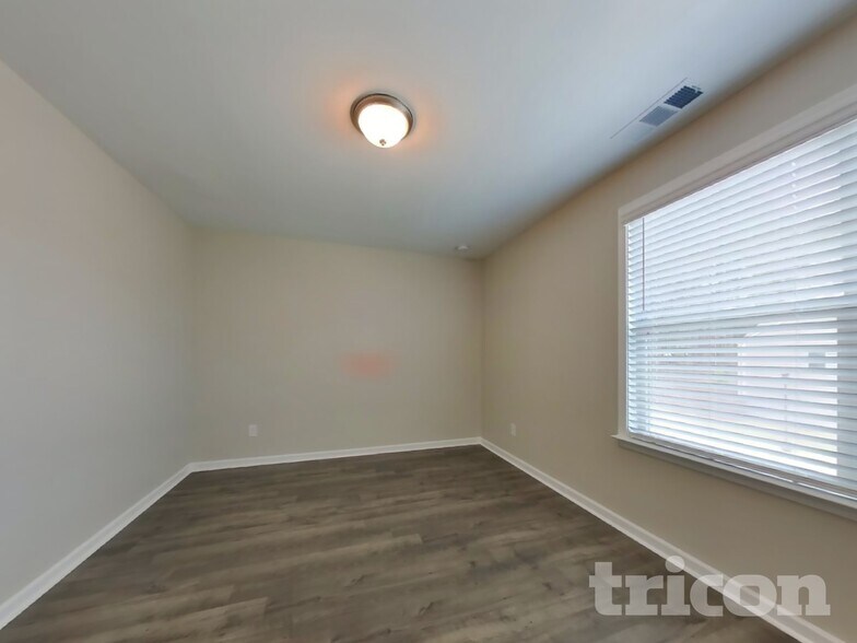 Building Photo - 313 Knowles Pl