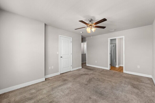 Building Photo - 5768 Callaway Cir