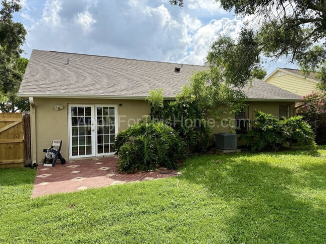 Building Photo - Single Family Home on Pond